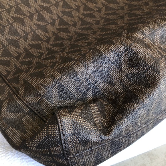 Michael Kors bags - Picture 4 of 6